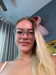 -Sexy_Barbie- — Stripchat recorded stream image, 04.04.2026 02:10