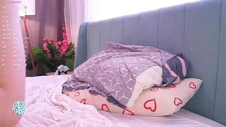 Adeles_vibes — Stripchat recorded stream screenshot (04 Apr 2026)