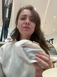 MariiD — Stripchat recorded stream image, 08.03.2025 07:00