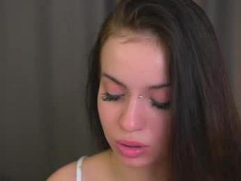 vivid_girls — Chaturbate recorded stream image, 05.04.2026 09:00