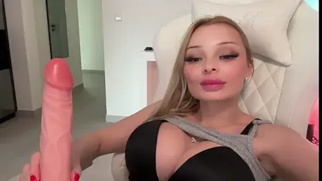 HannaXLove — Stripchat recorded stream screenshot (05 Apr 2026)