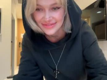 golden_alinee — Chaturbate recorded stream image, 05.04.2026 11:30