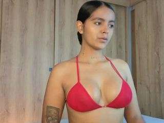 lauracriistina — Camsoda recorded stream screenshot (06 Apr 2026)