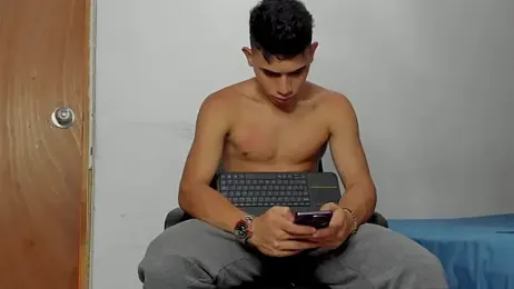 andrew_rose_ — Stripchat recorded stream image, 06.04.2026 19:20