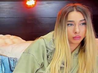 christynaross — Camsoda recorded stream screenshot (06 Apr 2026)