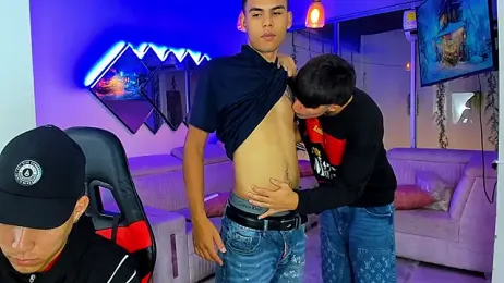 Houseofwarrios — Stripchat recorded stream image, 08.04.2026 05:20