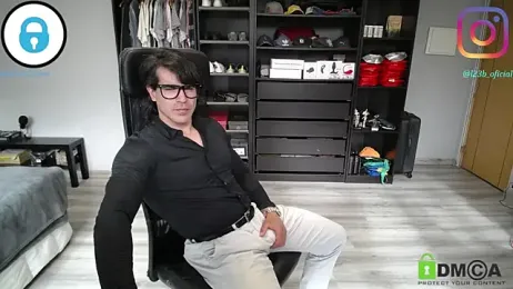 latinoo23bom — Stripchat recorded stream image, 08.04.2026 13:10