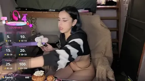 LisandreLaVenale — Stripchat recorded stream image, 09.04.2026 21:30