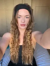 ElenaRebelle — Stripchat recorded stream image, 10.04.2026 05:20