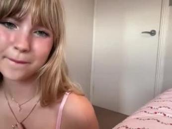 kittengirlxo — Chaturbate recorded stream image, 10.04.2026 04:40