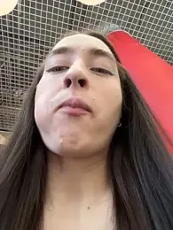 Holly_Play — Stripchat recorded stream screenshot (10 Apr 2026)