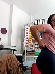 Violeta-Stationery_7 — Stripchat recorded stream screenshot (10 Apr 2026)