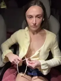 lunagirl13 — Stripchat recorded stream image, 11.04.2026 00:10