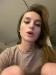 -AngelAri- — Stripchat recorded stream screenshot (11 Apr 2026)