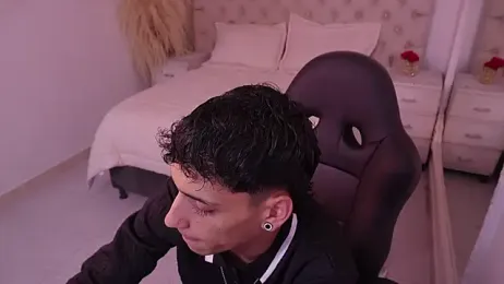 JhoanLeandro — Stripchat recorded stream image, 12.04.2026 04:40