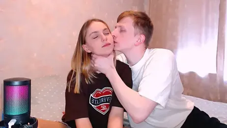 juliaanddima — Stripchat recorded stream image, 13.04.2026 08:40