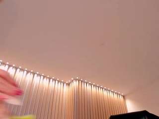 meganwest — Camsoda recorded stream image, 13.04.2026 19:30