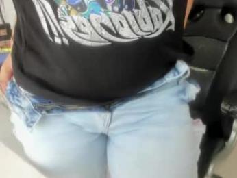 emillybrowm — Chaturbate recorded stream screenshot (14 Apr 2026)