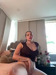 HannaBeckett — Stripchat recorded stream screenshot (14 Apr 2026)