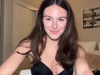 graciesmith27 — Camsoda recorded stream image, 15.04.2026 23:00