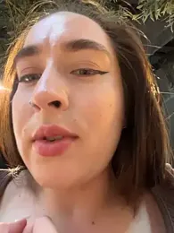 Holly_Play — Stripchat recorded stream image, 17.04.2026 12:00