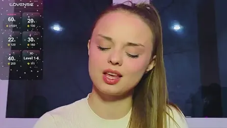 Misss_Vikk — Stripchat recorded stream image, 17.04.2026 15:10