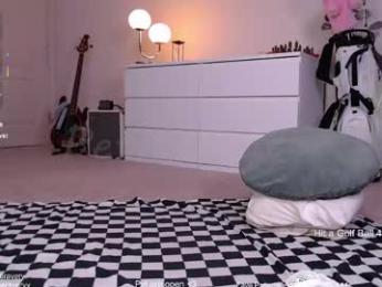 petitebrat — Chaturbate recorded stream image, 18.04.2026 02:10