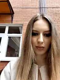 caressyourself — Stripchat recorded stream image, 18.04.2026 07:50