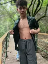 yoursexyjose — Stripchat recorded stream image, 18.04.2026 19:50