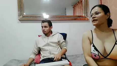 leoylia — Stripchat recorded stream image, 19.04.2026 05:10