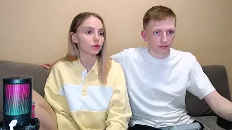 juliaanddima — Stripchat recorded stream image, 19.04.2026 21:30