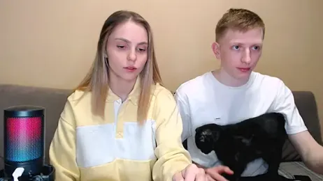 juliaanddima — Stripchat recorded stream image, 19.04.2026 21:30