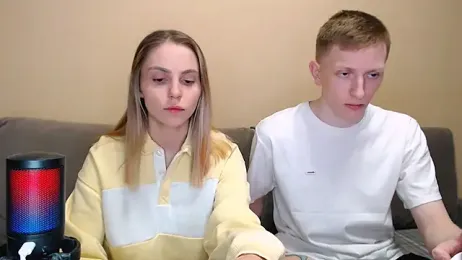 juliaanddima — Stripchat recorded stream image, 19.04.2026 21:30