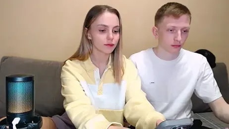 juliaanddima — Stripchat recorded stream image, 19.04.2026 21:30