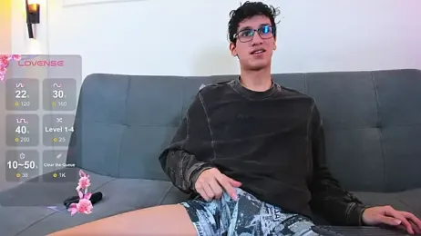 Cum_hunters — Stripchat recorded stream image, 21.04.2026 03:00