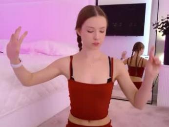 tinyangelxx — Chaturbate recorded stream image, 21.04.2026 08:00