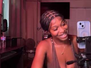 iluvsaffire-bleu — Camsoda recorded stream image, 22.04.2026 16:30