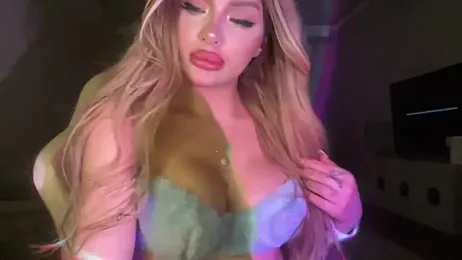 petitebeauty — Stripchat recorded stream image, 22.04.2026 20:00