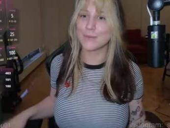 sinforyou_ — Chaturbate recorded stream image, 22.04.2026 22:40