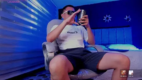 LiamDeep — Stripchat recorded stream image, 22.04.2026 20:20