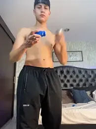 Lander_Cruz — Stripchat recorded stream image, 27.04.2026 20:10