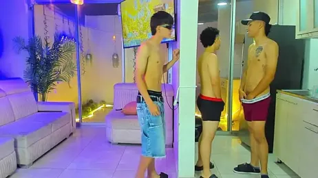 Houseofwarrios — Stripchat recorded stream image, 28.04.2026 05:20