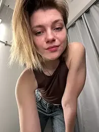 ValenciaShock — Stripchat recorded stream image, 28.04.2026 07:10