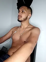 mosmar_20 — Stripchat recorded stream image, 28.04.2026 21:00