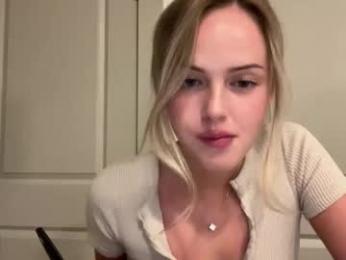 luvaimee — Chaturbate recorded stream image, 29.04.2026 02:30