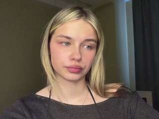 katerinepulkkinen — Camsoda recorded stream image, 01.05.2026 09:00