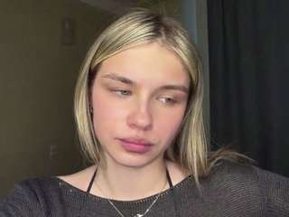 katerinepulkkinen — Camsoda recorded stream image, 01.05.2026 09:00
