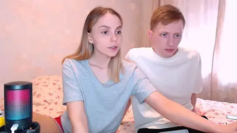 juliaanddima — Stripchat recorded stream image, 04.05.2026 09:10