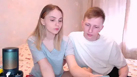 juliaanddima — Stripchat recorded stream image, 04.05.2026 09:10