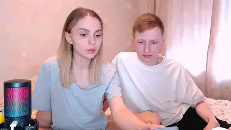juliaanddima — Stripchat recorded stream image, 04.05.2026 09:10